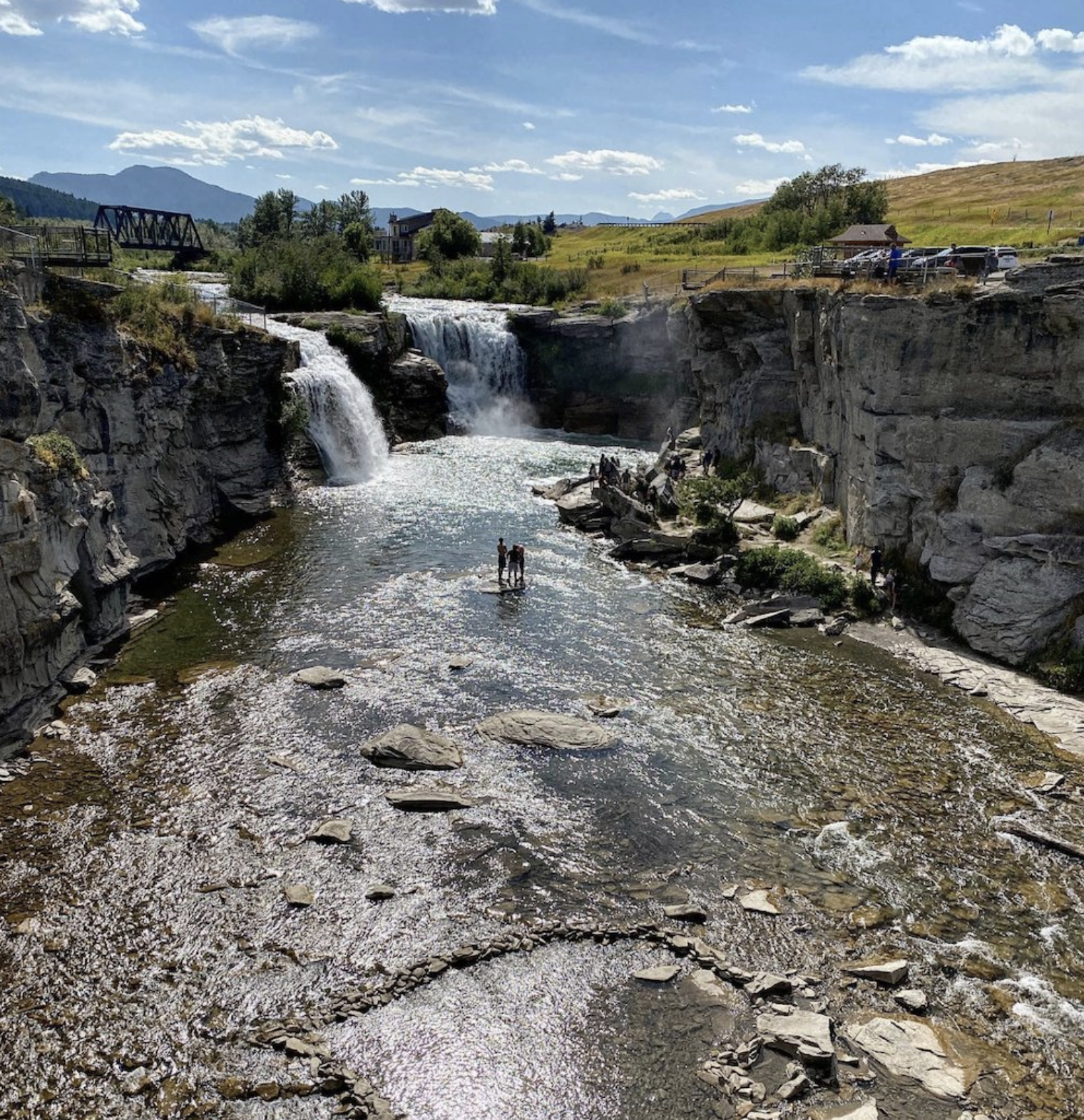 Lundbreck Falls